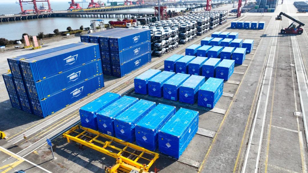苏州港上半年完成集装箱吞吐量528.1万标箱，同比增长4.8%